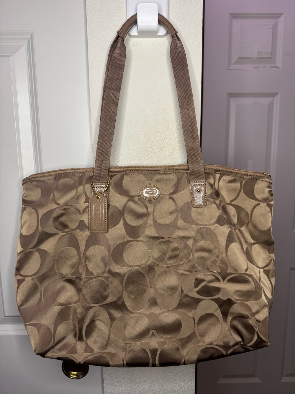 COACH Weekend Signature Nylon Tote Bag – Khaki/Tan Satin Travel Weekender BNWOT